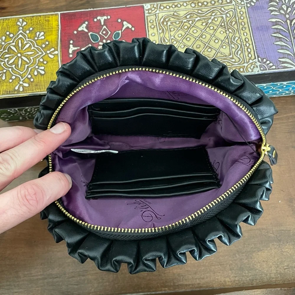 3/25$ 🛒 Ruffled-edge Wrislet Purse - Picture 3 of 11